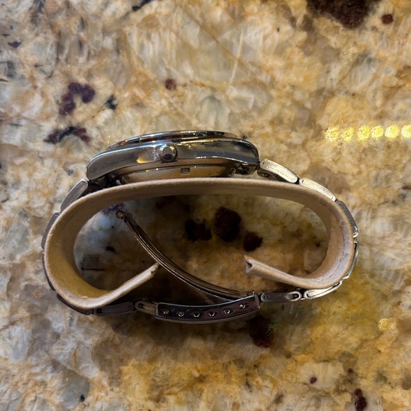 Seiko 5 Automatic Watch Black Dial with Silver Bracelet. - Picture 3 of 5